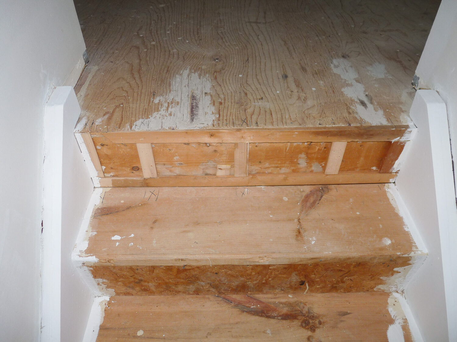 How to Install Hardwood Flooring on Stairs