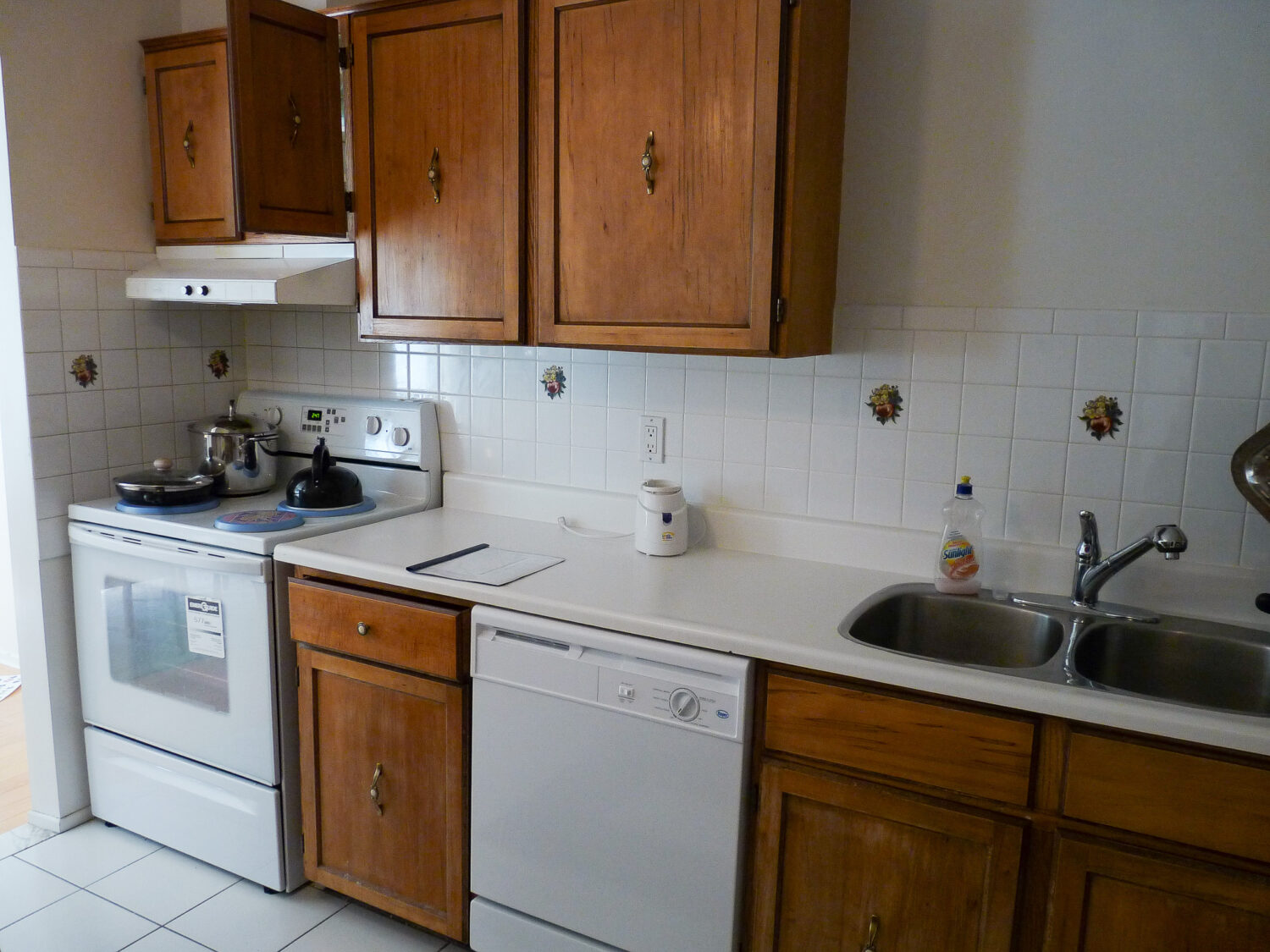 Update a Wood Kitchen Without Painting Cabinets - BEFORE