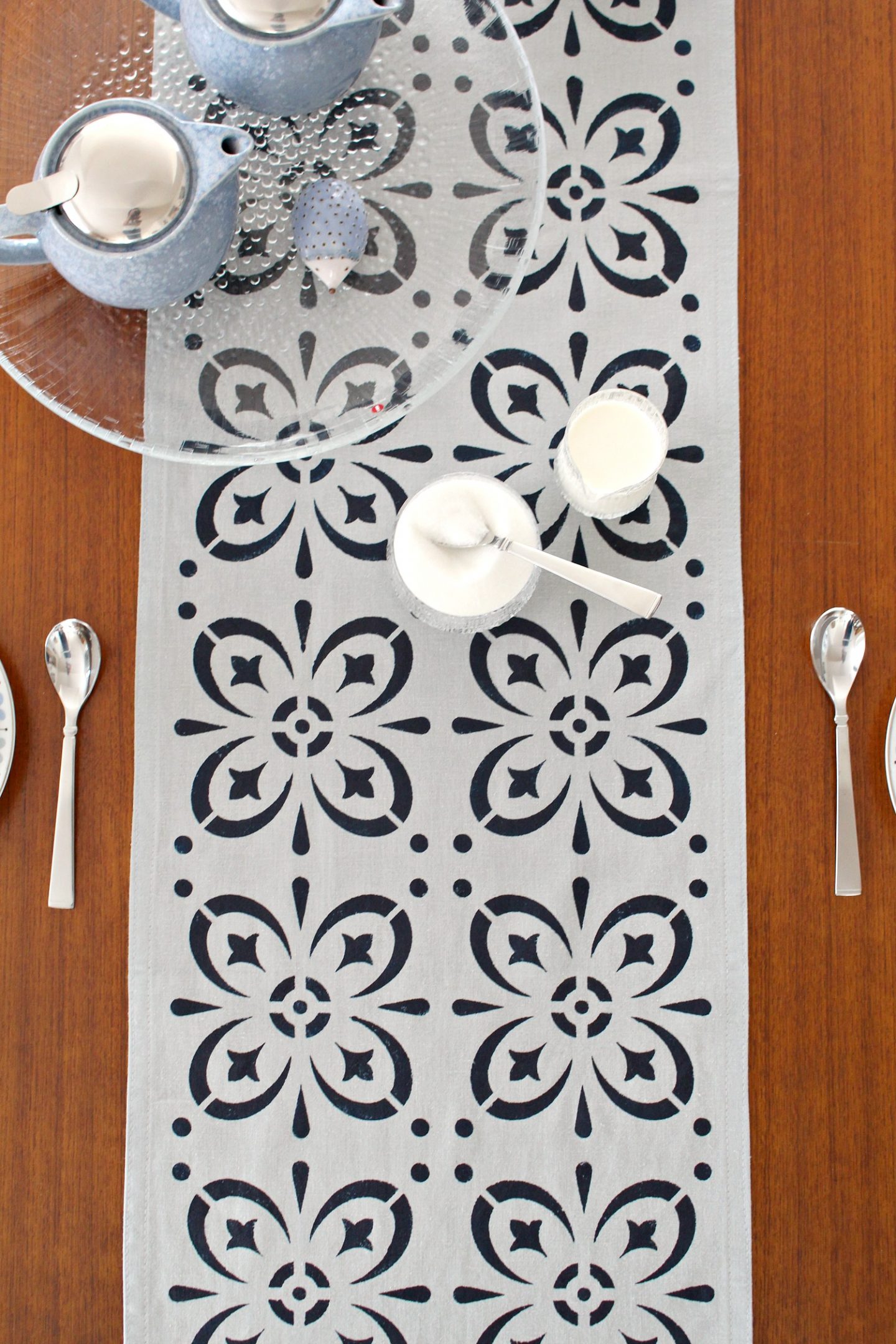 DIY Stenciled Fabric Table Linens