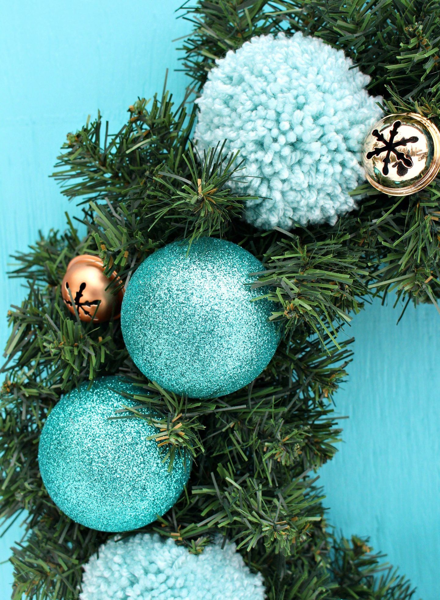 Turquoise Wreath DIY Idea