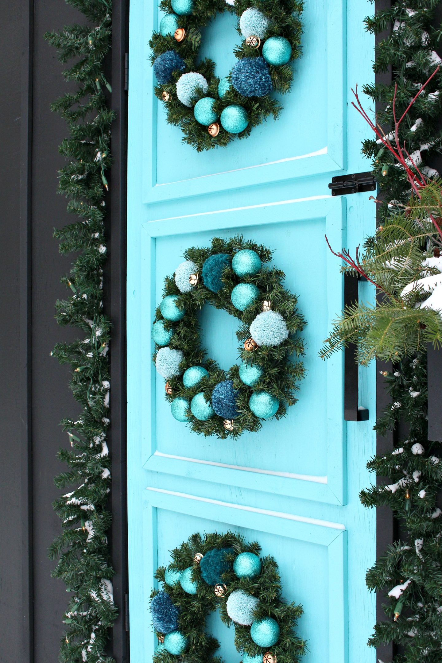 How to Make a Pom Pom Wreath