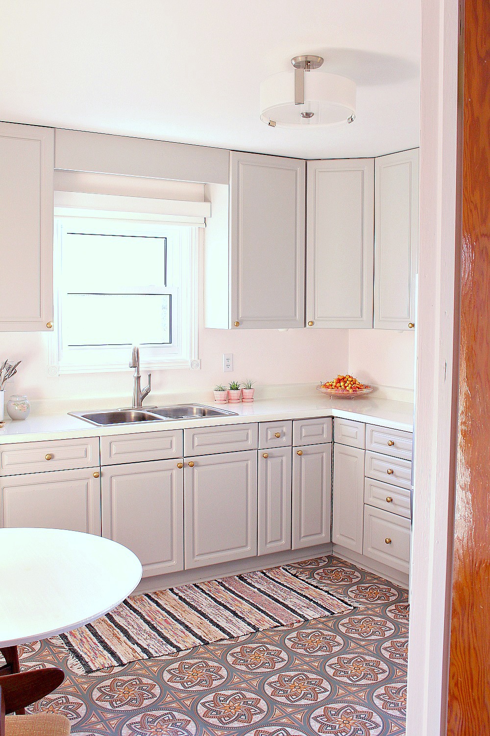 Grey and Pink Kitchen Makeover