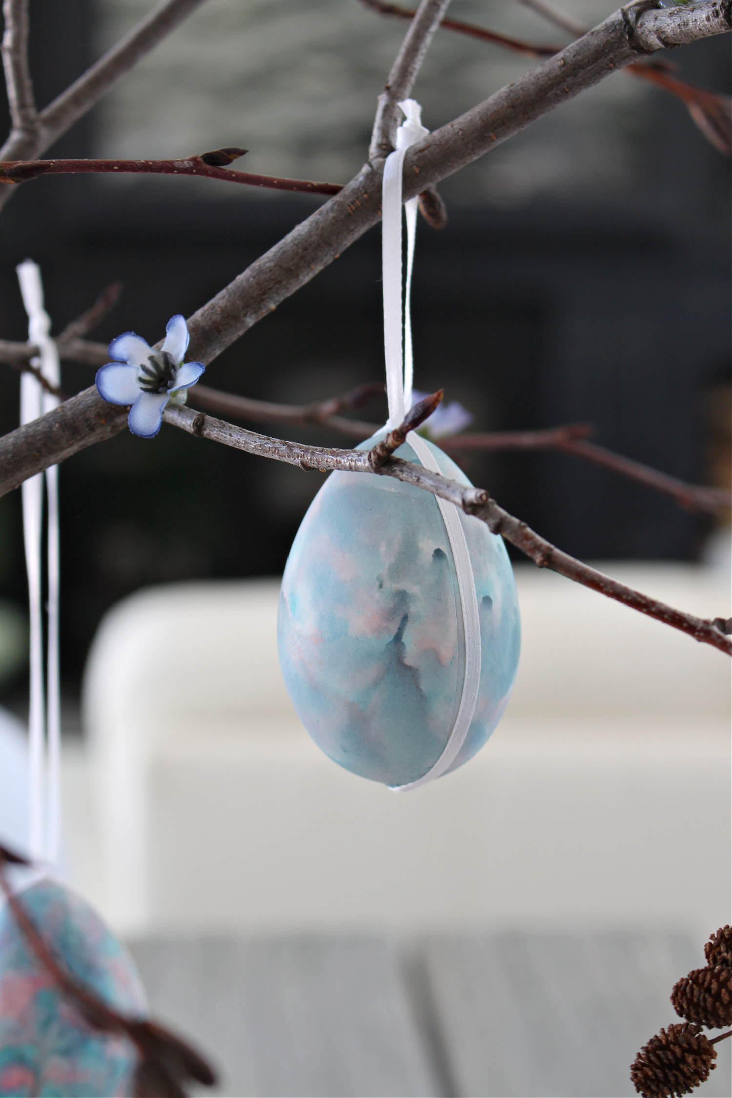 Marbled Easter egg decorating ideas