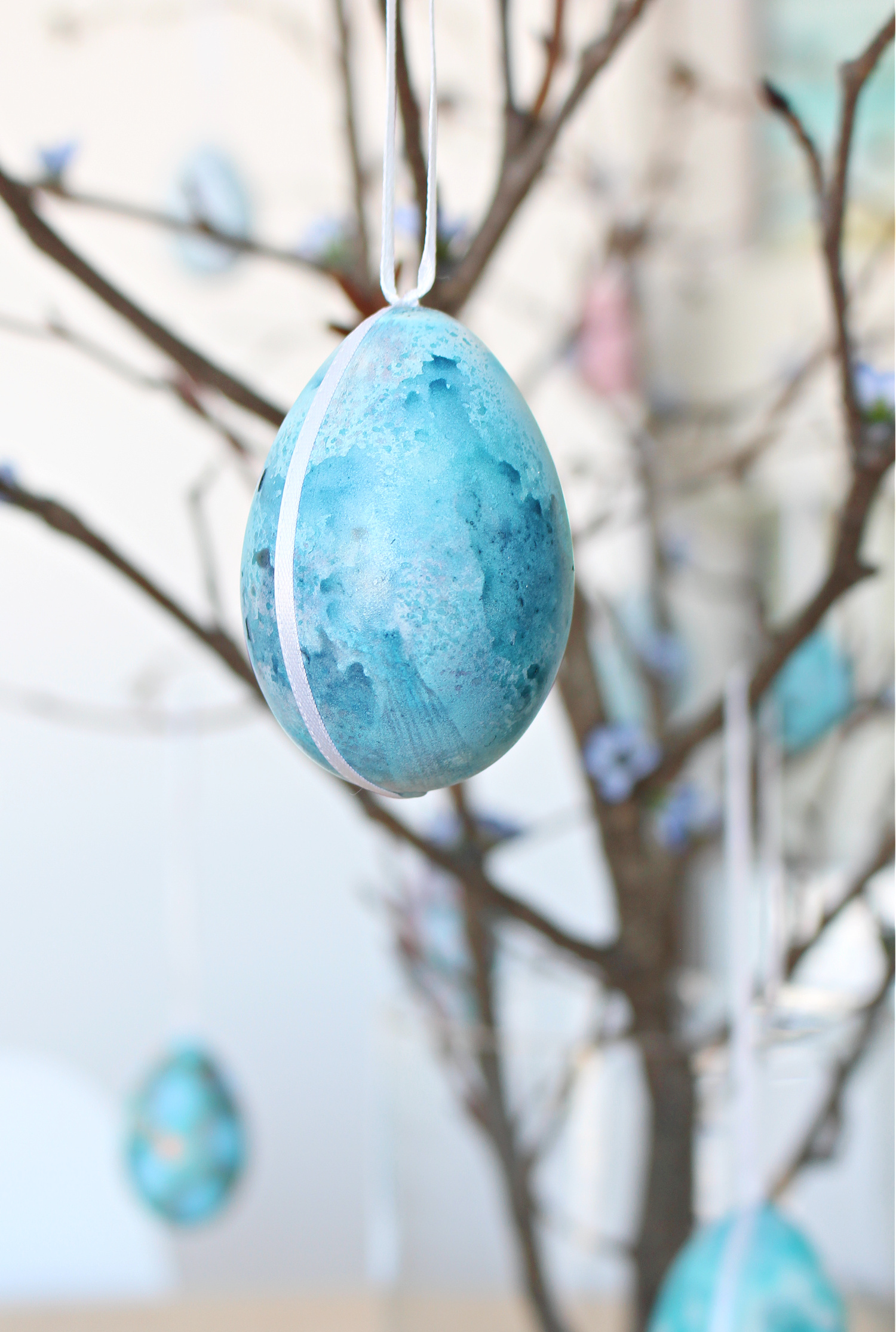 Watercolor Easter egg DIY