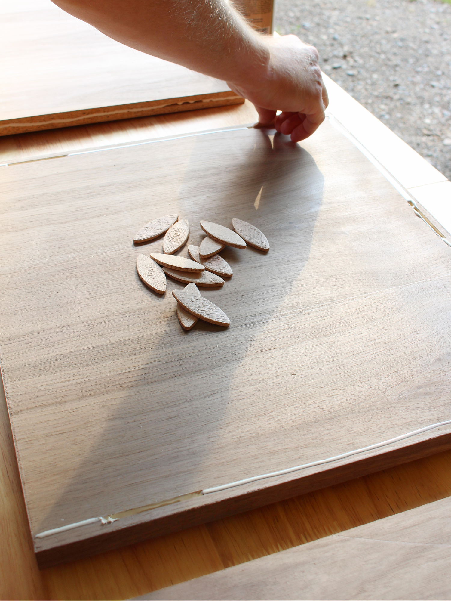 How to build furniture without nails