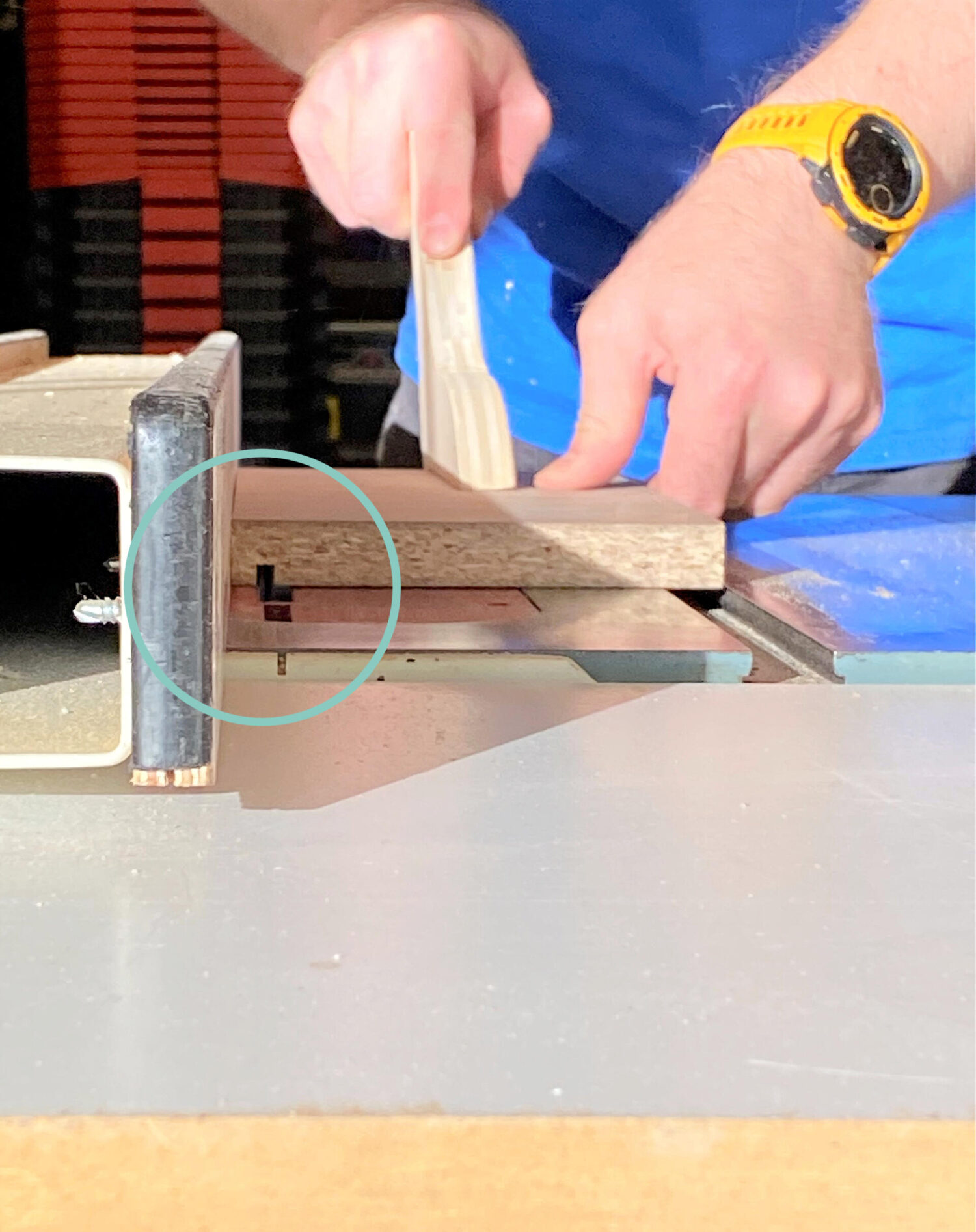 Cutting slots in wood