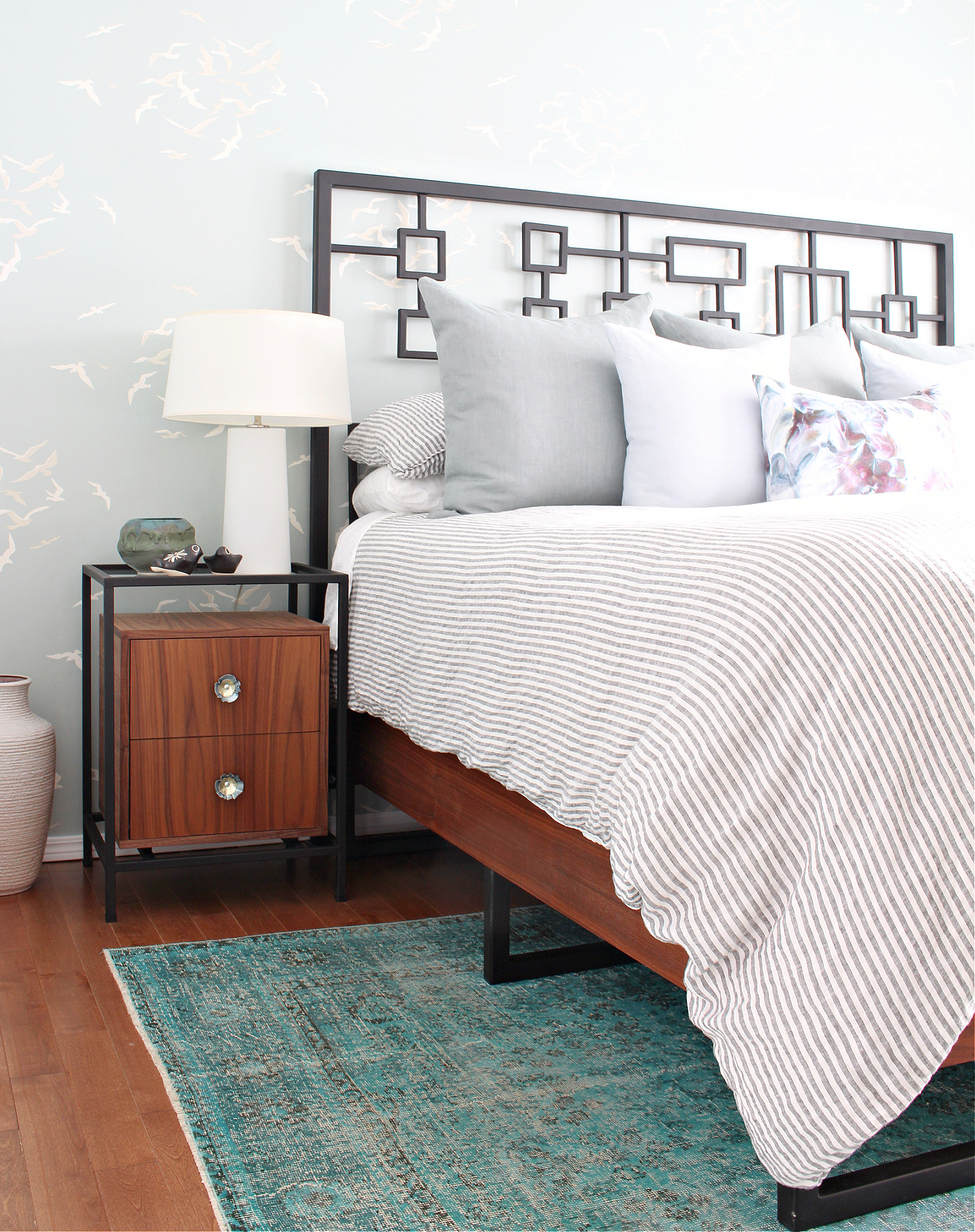 How to Build a Nightstand with Drawers