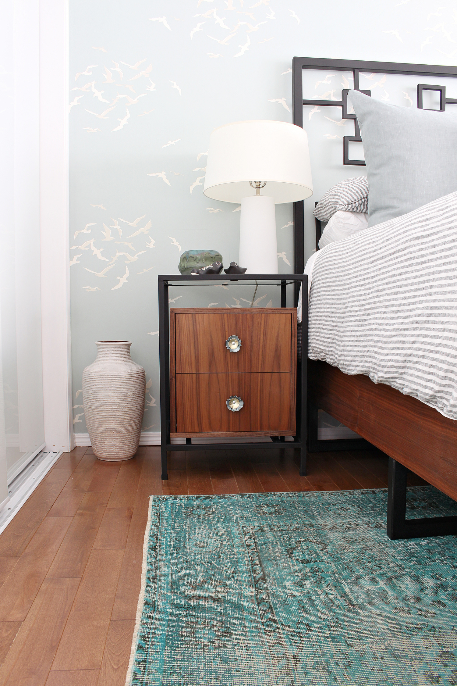 How to Build a Walnut Nightstand with Drawers