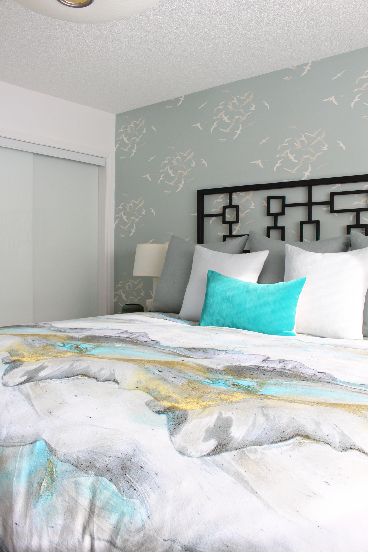 Modern Patterned Bedding