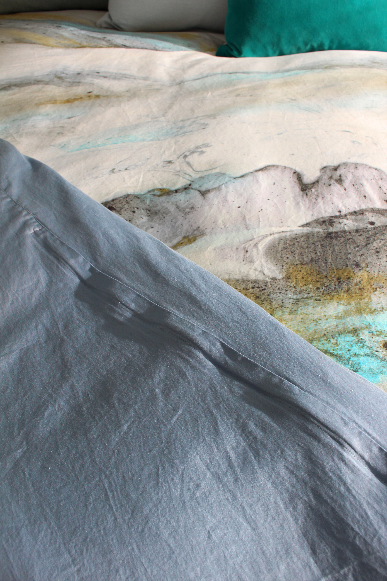 Duvet Cover with Zipper Closure