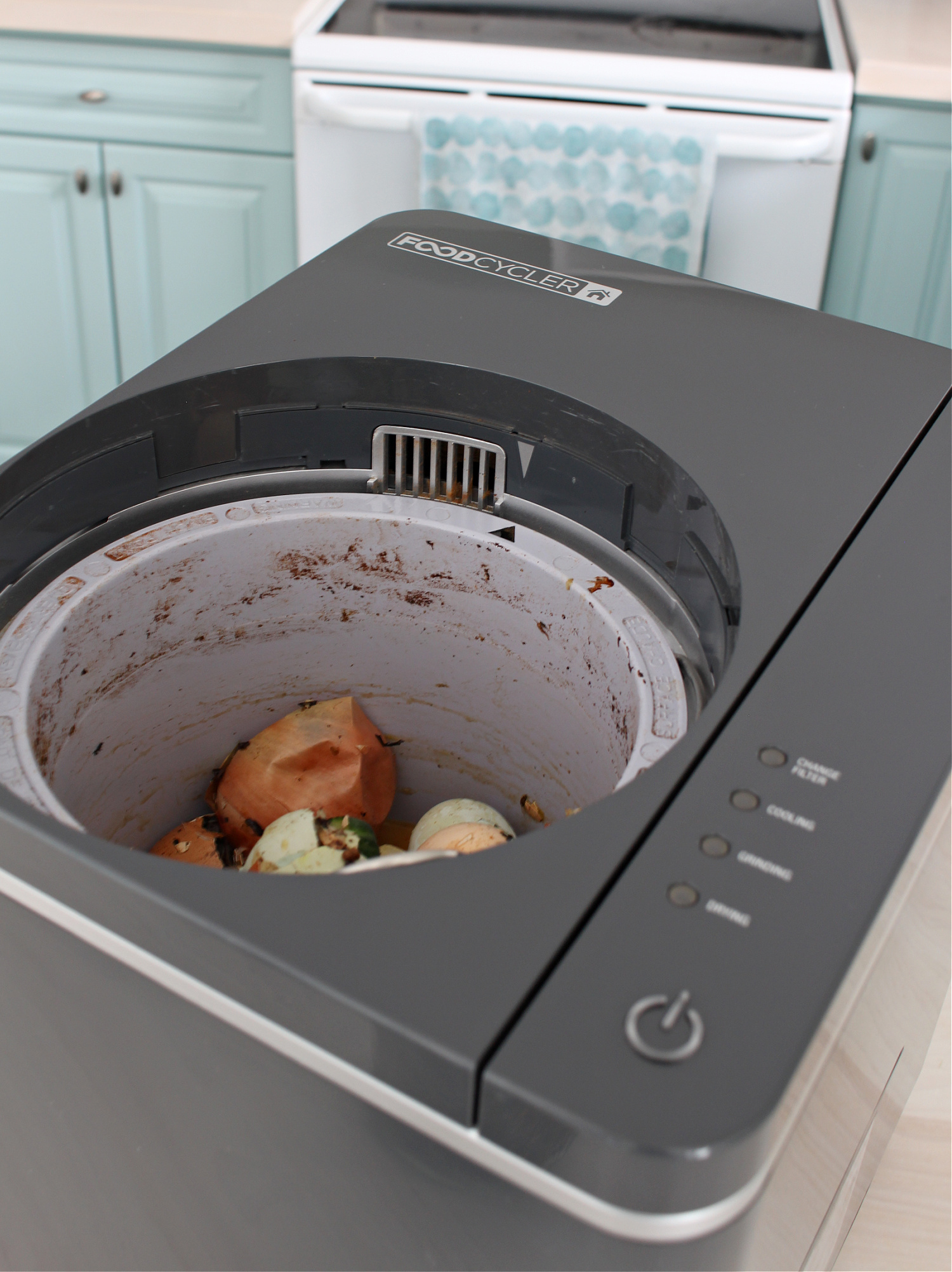 Does the FoodCycler Smell?