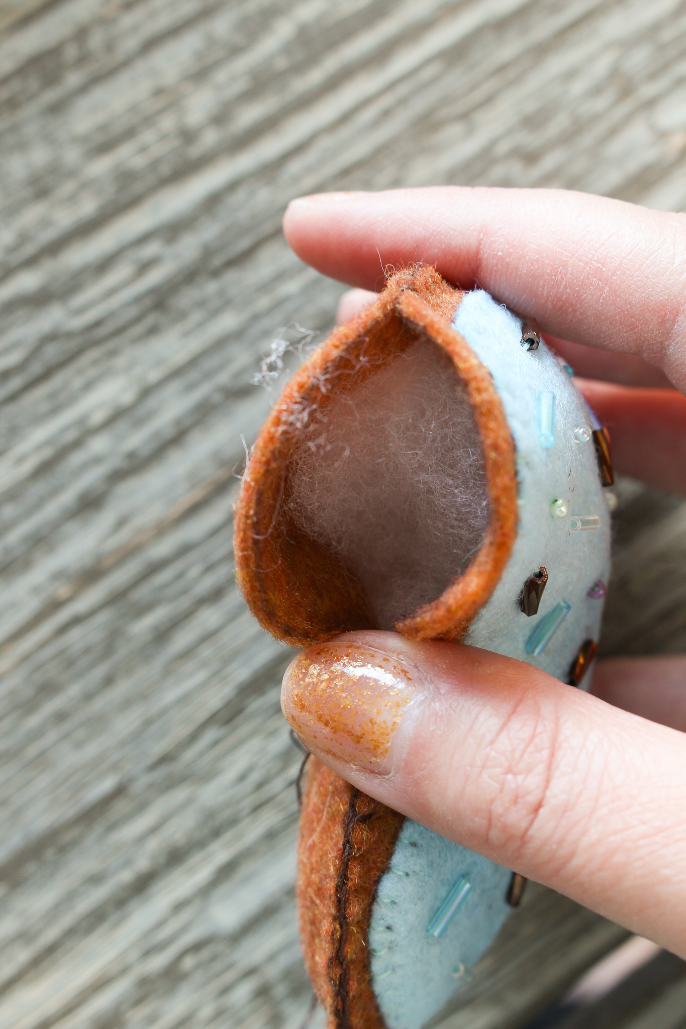 the best stuffing for felt ornaments and how to stuff felt ornaments