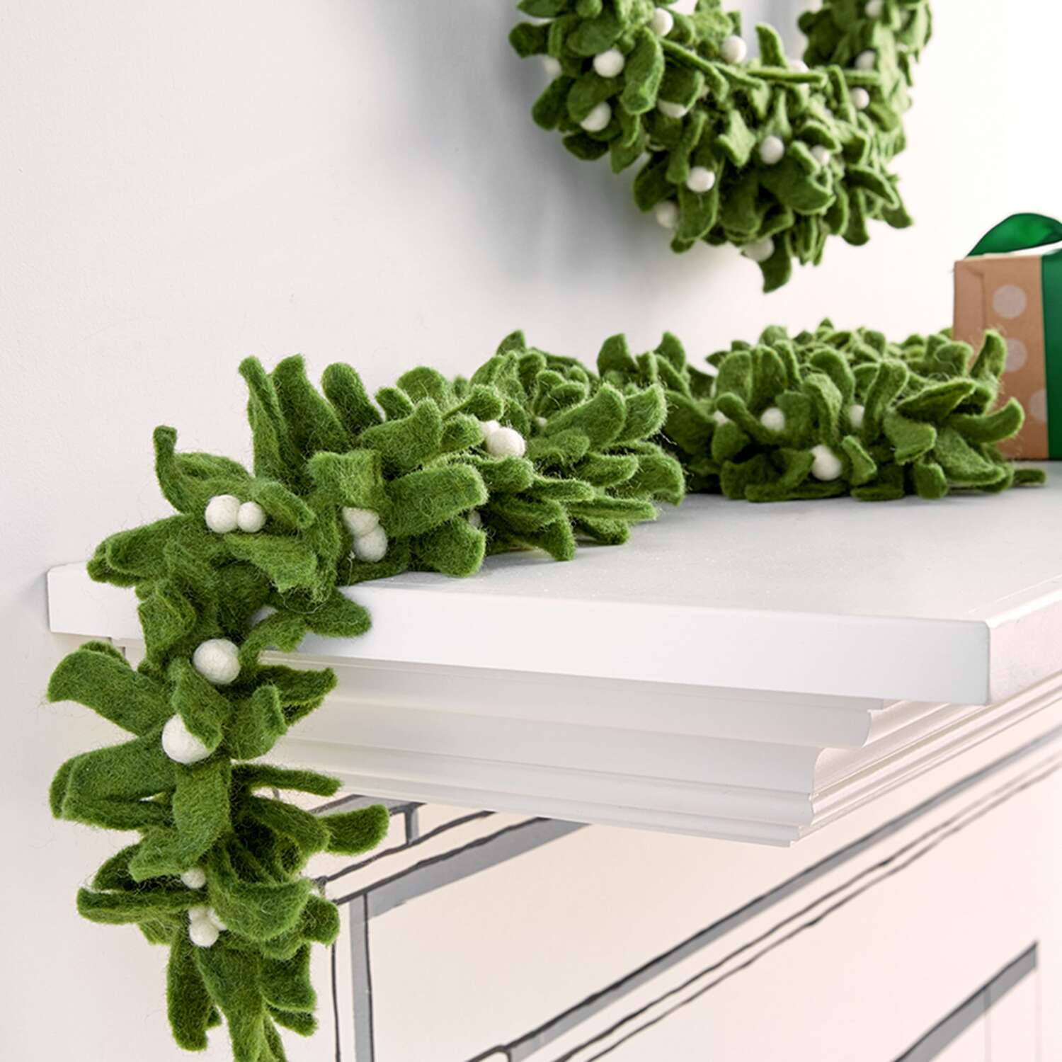 Felt Mistletoe Garland