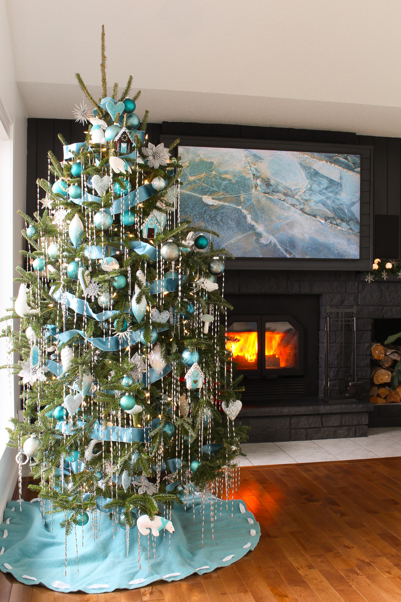 Tiffany Blue Christmas Tree Theme