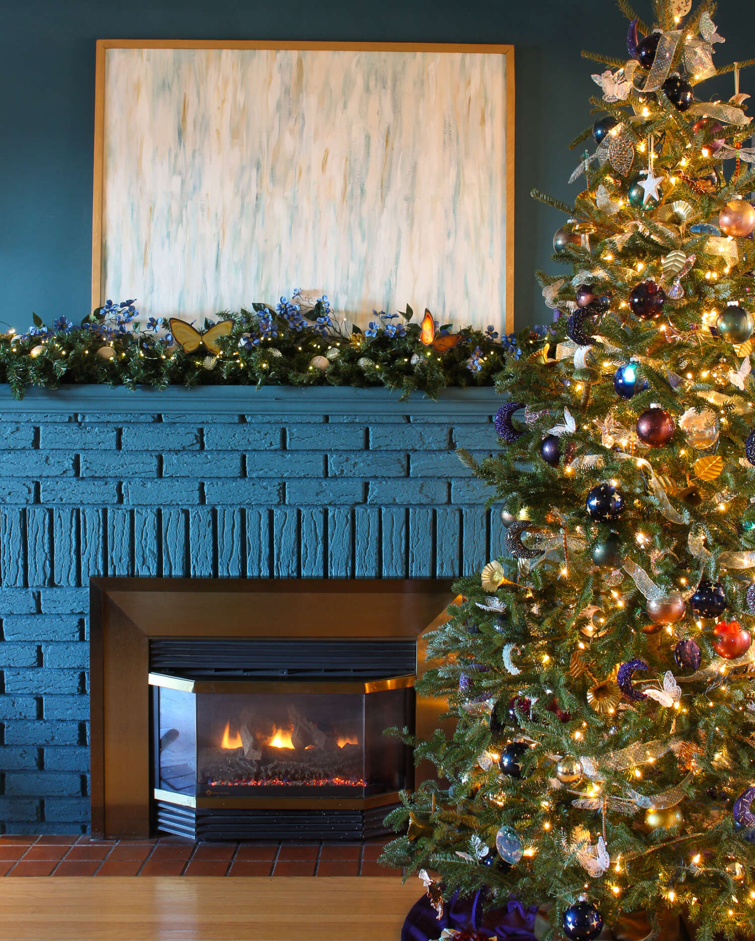 Jewel Toned Christmas Tree Theme