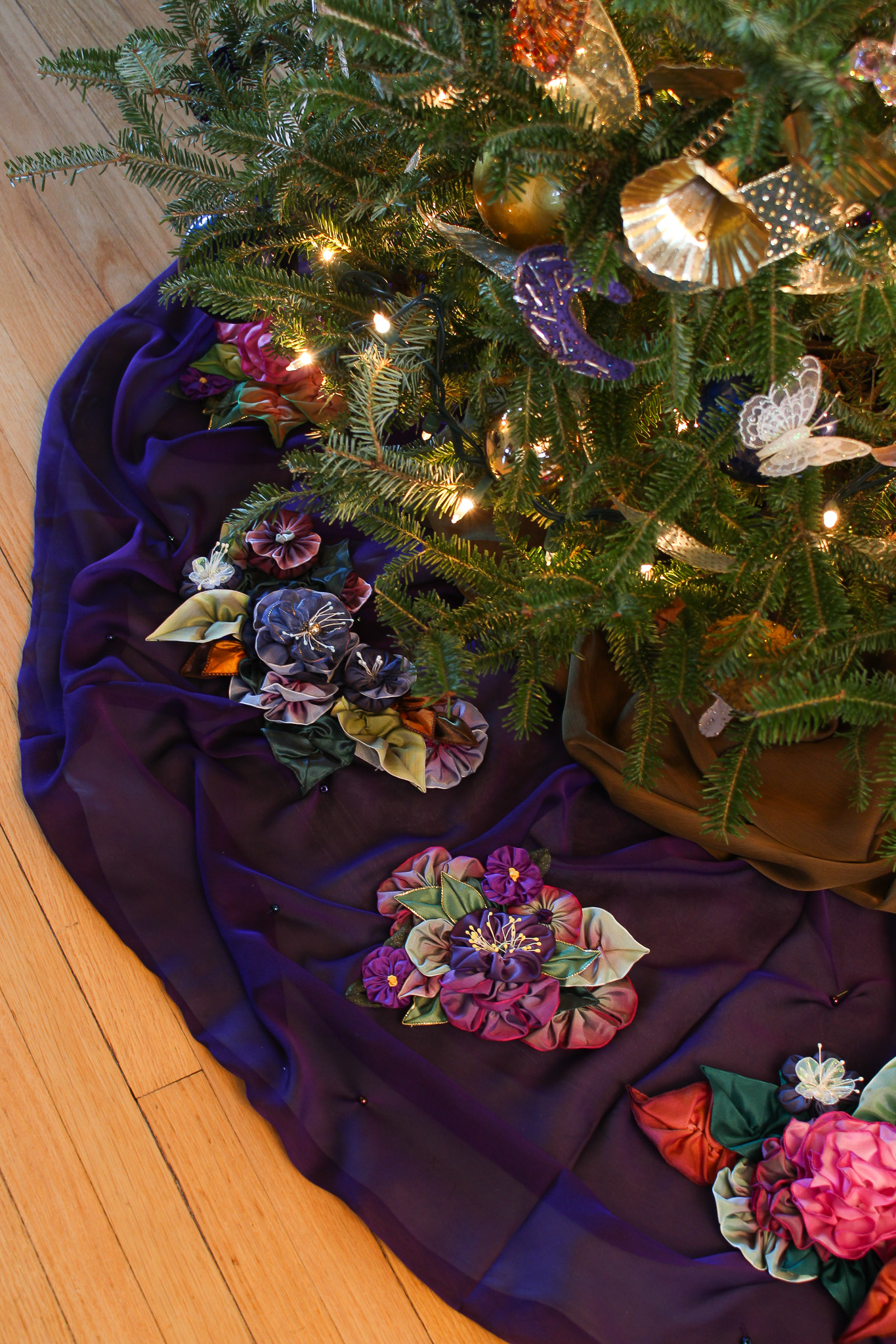 DIY Floral Tree Skirt