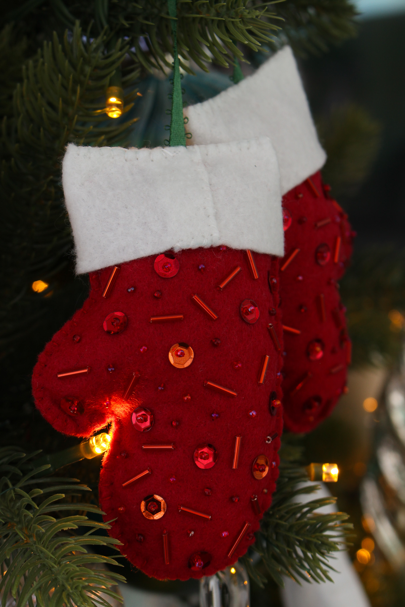 How to Make Beaded Felt Mitten Ornaments
