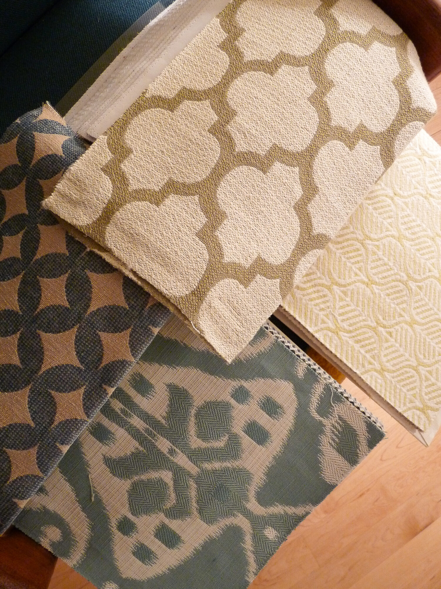 How to Choose the right fabric for upholstery