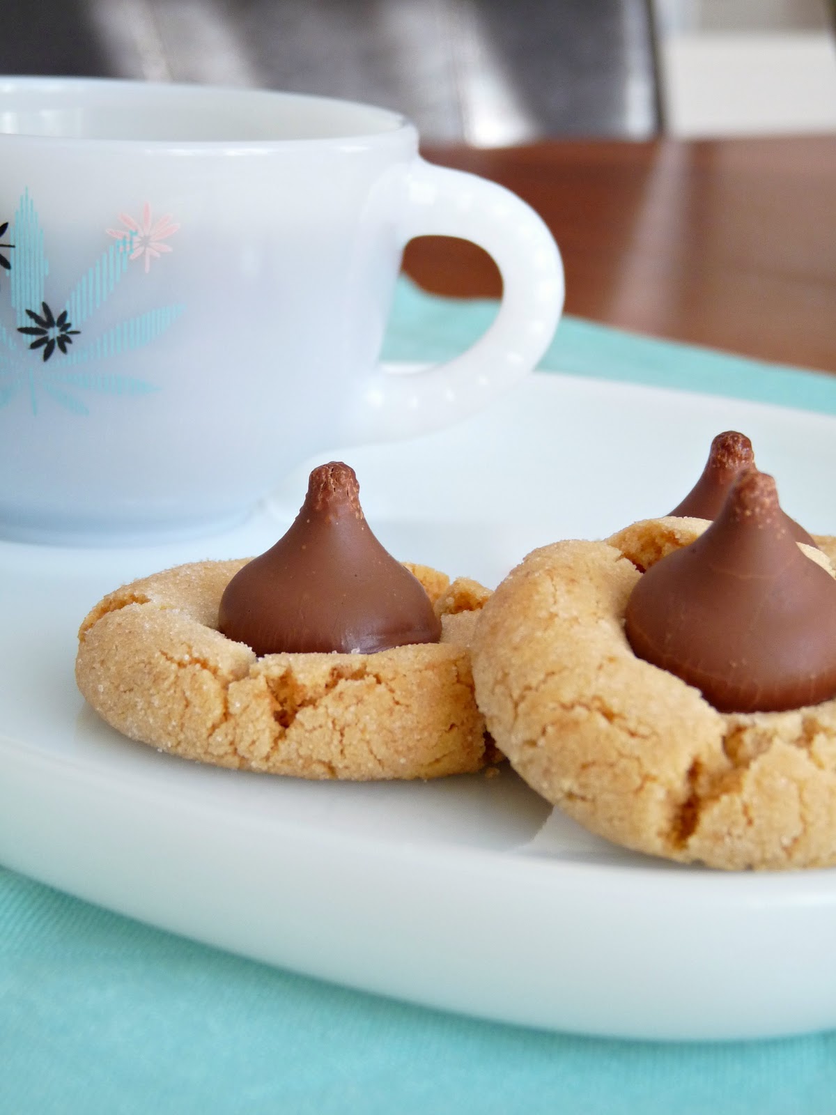 Recipe for Peanut Butter Cookies Sealed With a Kiss
