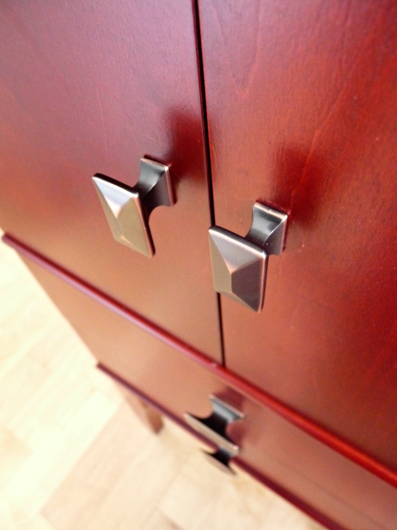 How to Replace Knobs on a Fabric Lined Jewelry Box