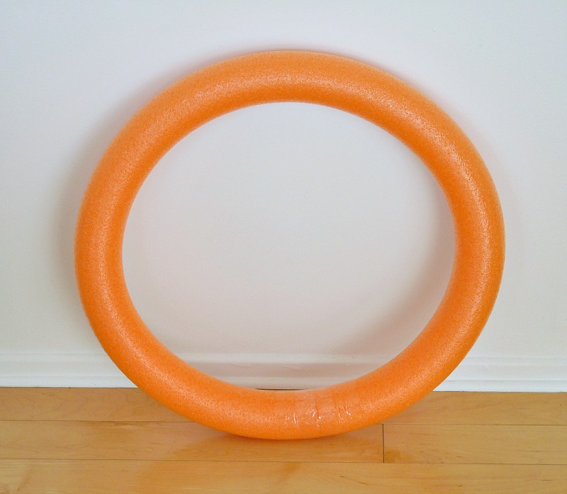How to Make an Inexpensive Wreath Form Using a Pool Noodle
