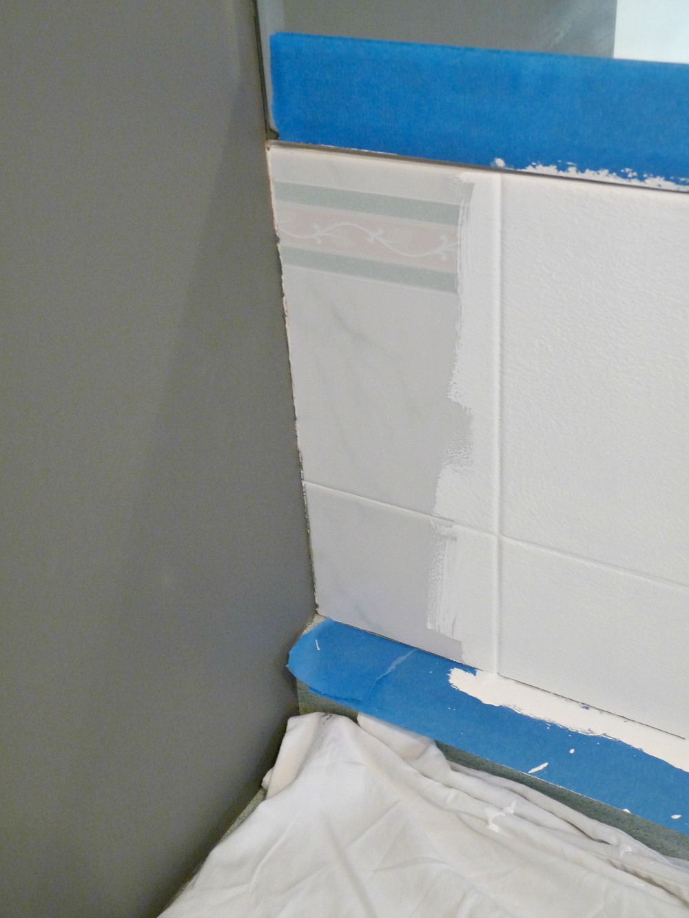 How to Paint Tile in Bathroom | Rust-Oleum Tile Transformations Review