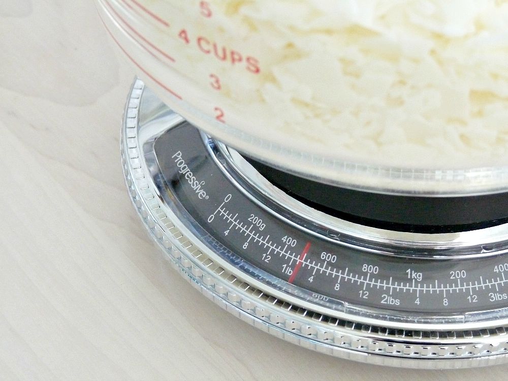 How to Measure Wax Flakes for Making Candle:
