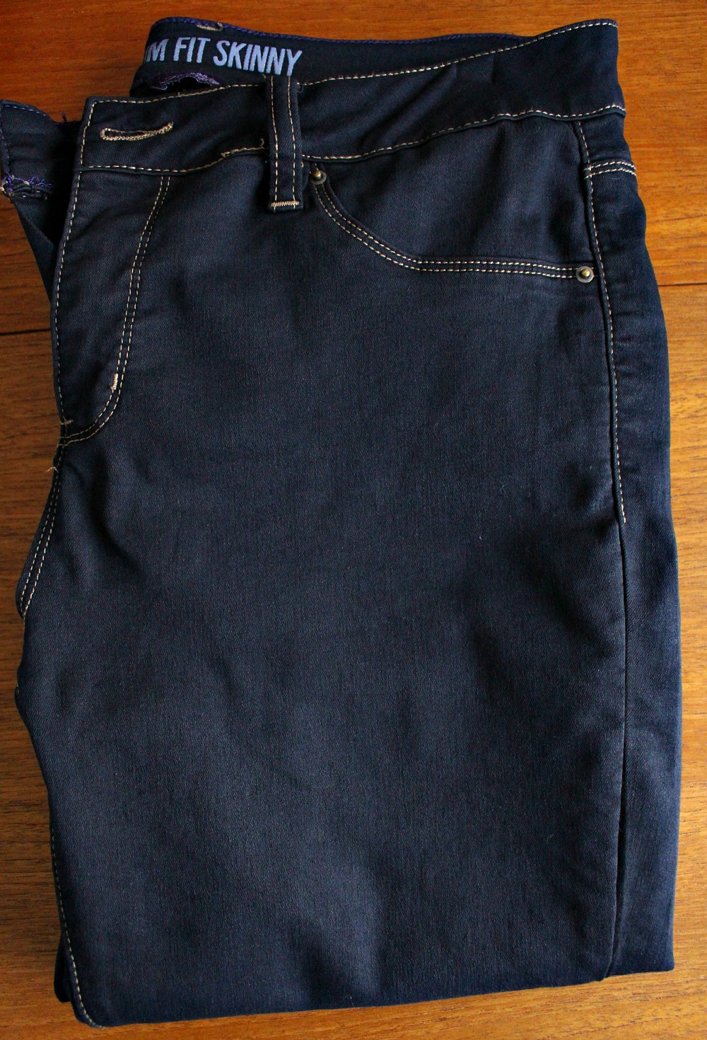 dark blue maong pants