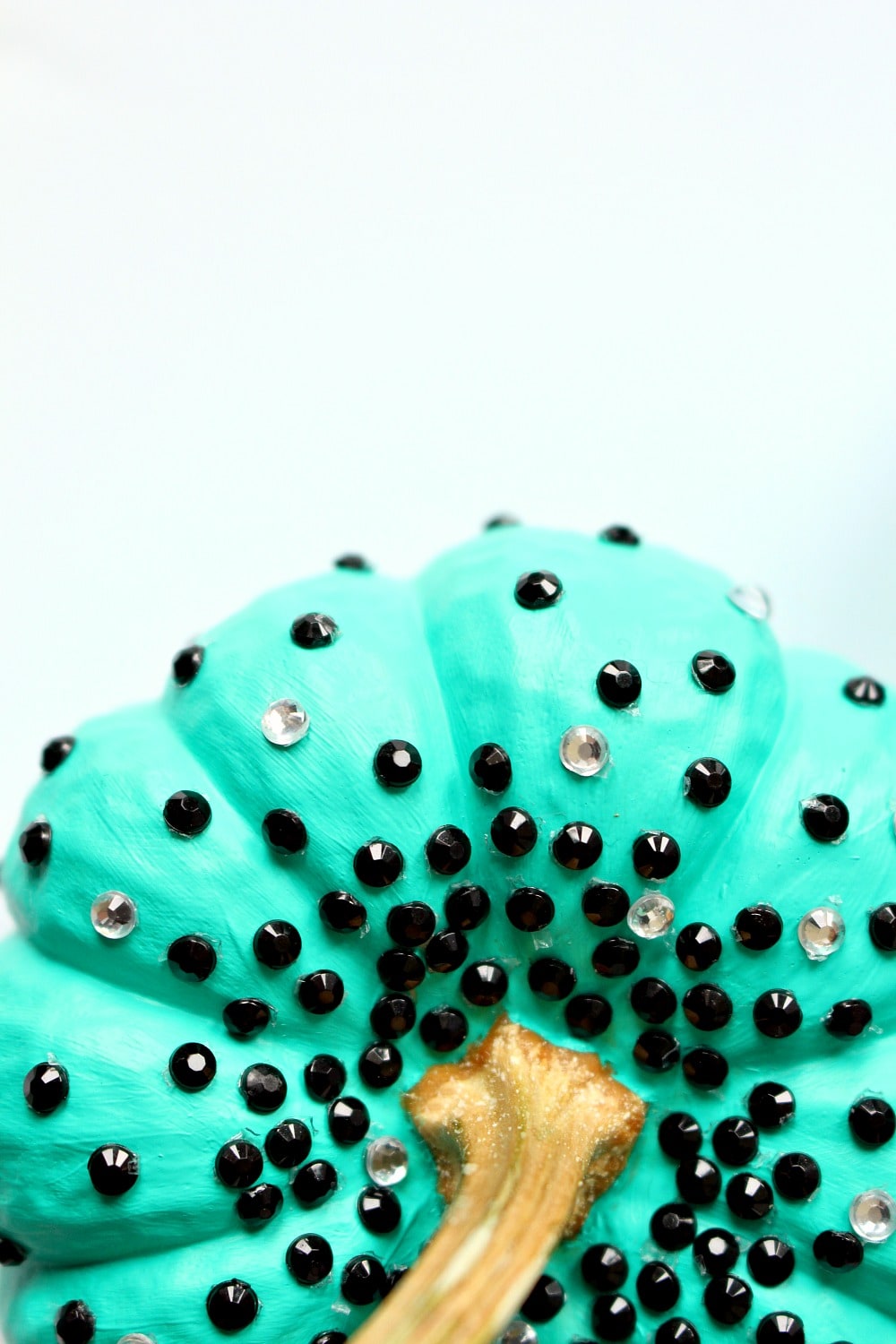 15 Modern Ways to Decorate a Pumpkin
