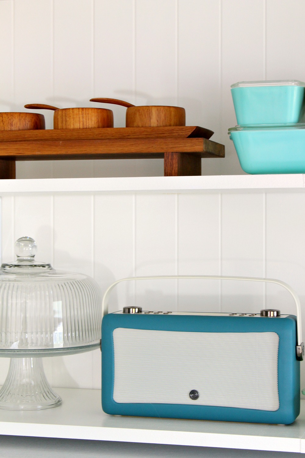 VQ Hepburn Radio in Teal