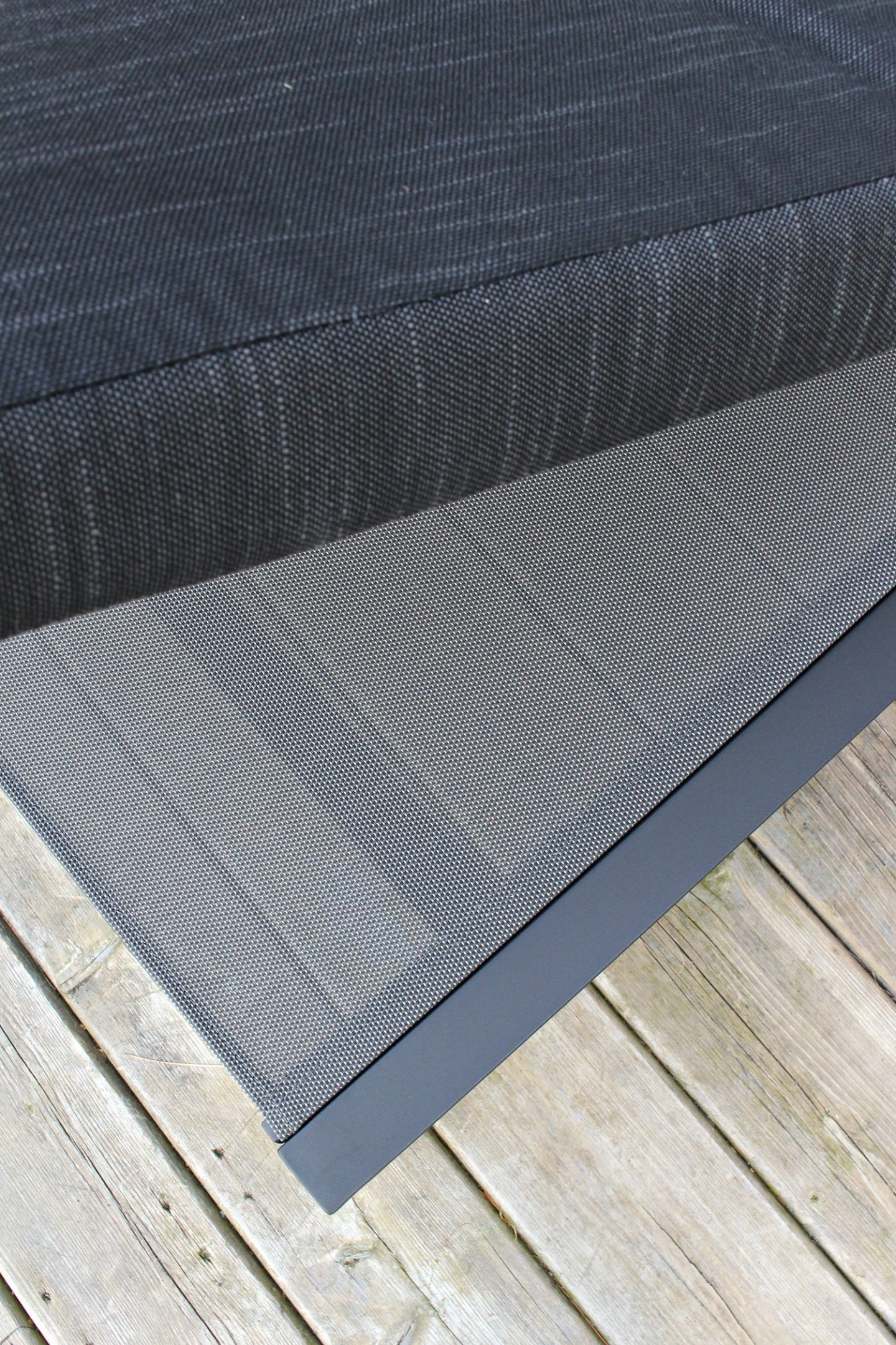 Patio lounger with mesh and foam cushion