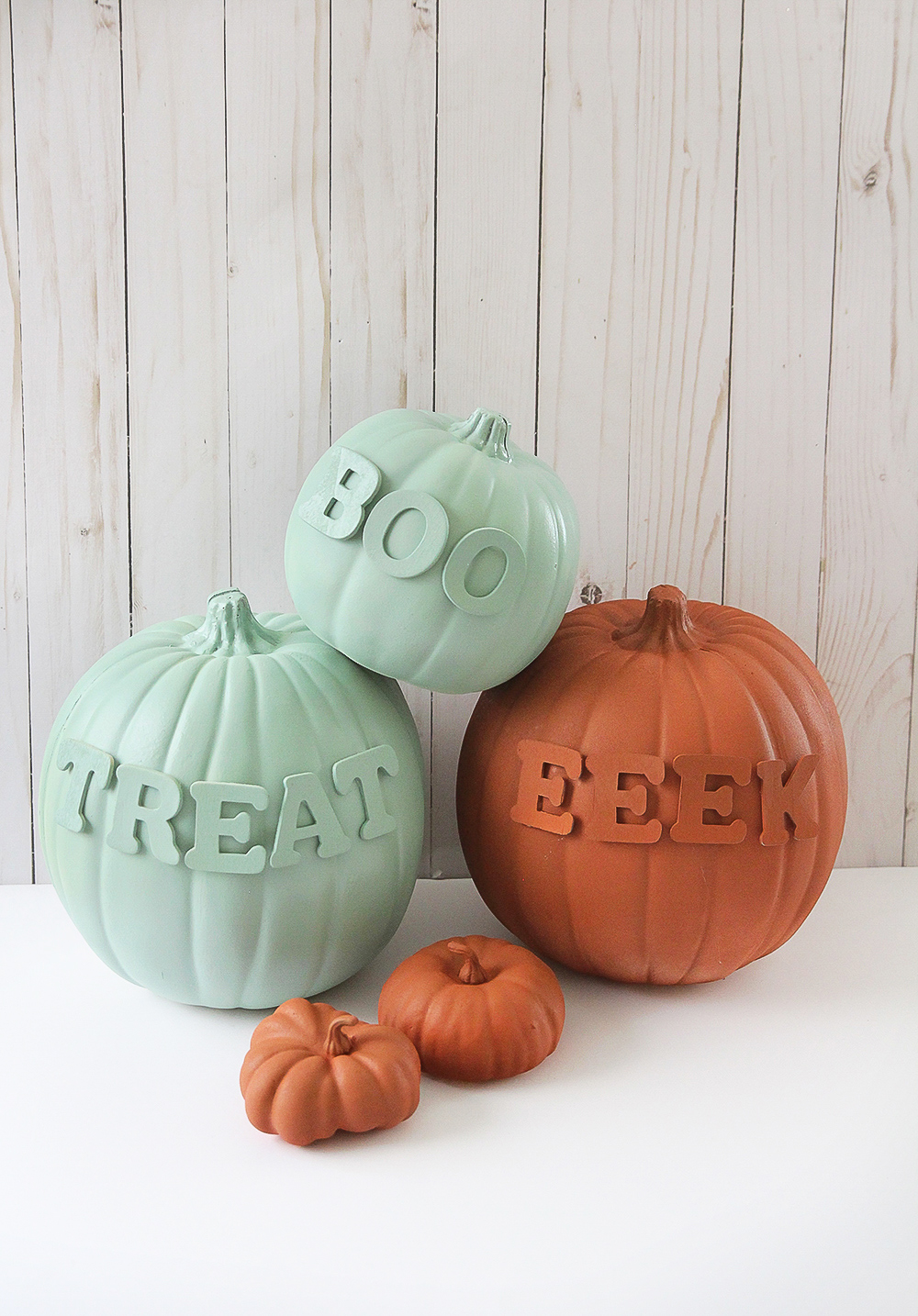 Modern text lettering pumpkins