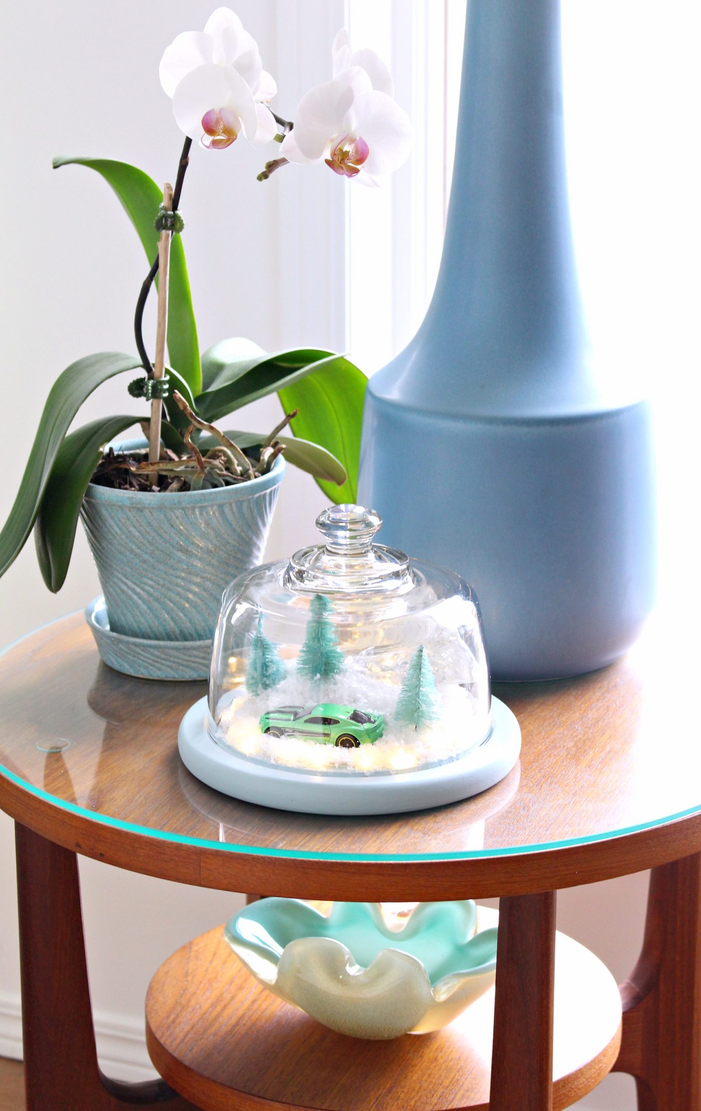 DIY Winter Diorama | aka The Camaro Cloche. Make this easy winter decor using a thrifted cheese cloche. #diy #holidaydecor 
