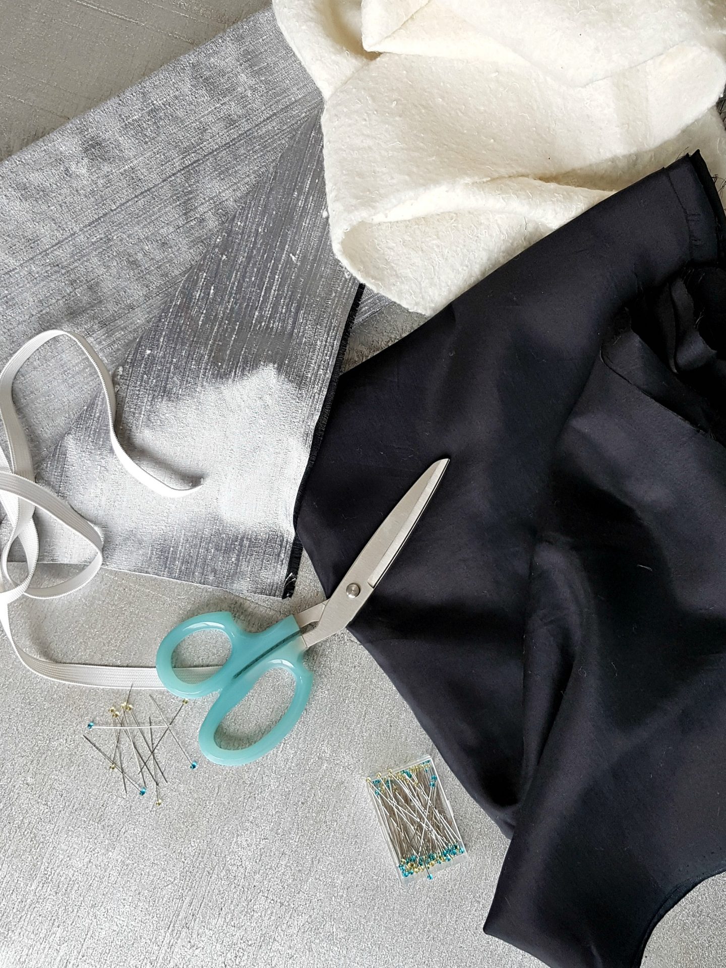 Learn How to Sew an Easy DIY Sleep Mask with Silk Fabric That's Gentle on Skin #sewing #sleepmask #sleep