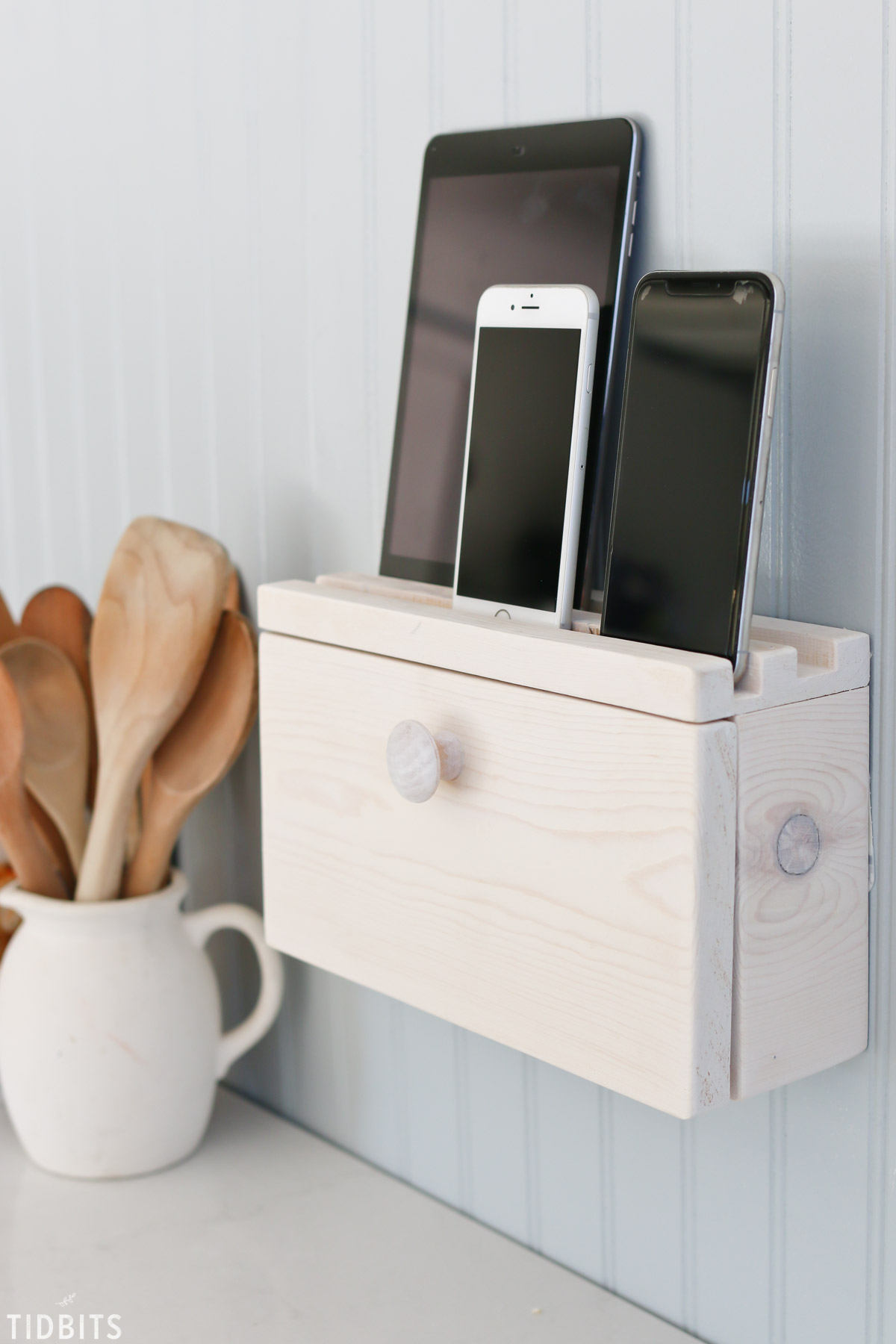 DIY Phone Charger Stand with Hidden Cables | 15 Stylish DIY Projects for Organizing Your Home #organizing #diy #diyhome #clutterbustingtips