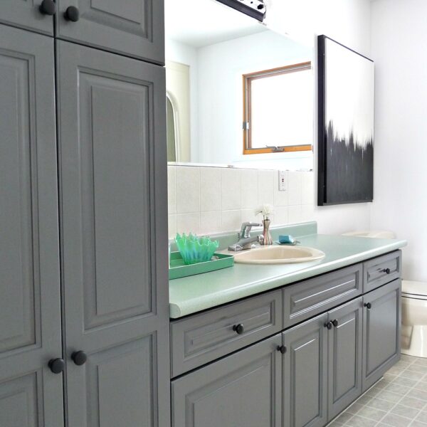BUDGET-FRIENDLY BATHROOM MAKEOVER