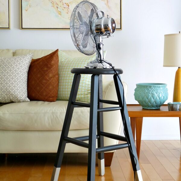 DIPPED LEG FURNITURE MAKEOVER