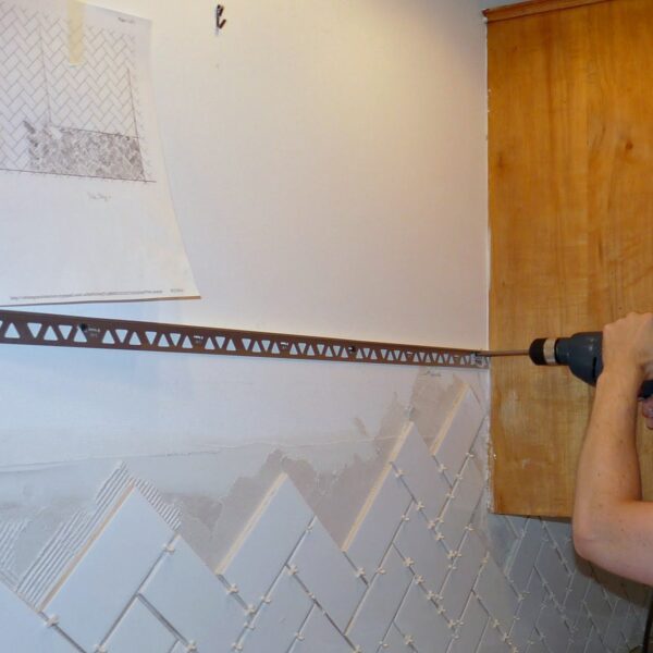 HOW TO FINISH TILE WITH METAL EDGING