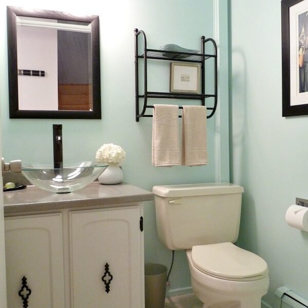 BUDGET-FRIENDLY POWDER ROOM MAKEOVER