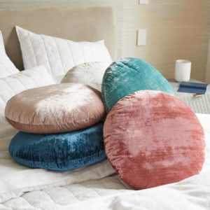 ROUND VELVET PILLOWS