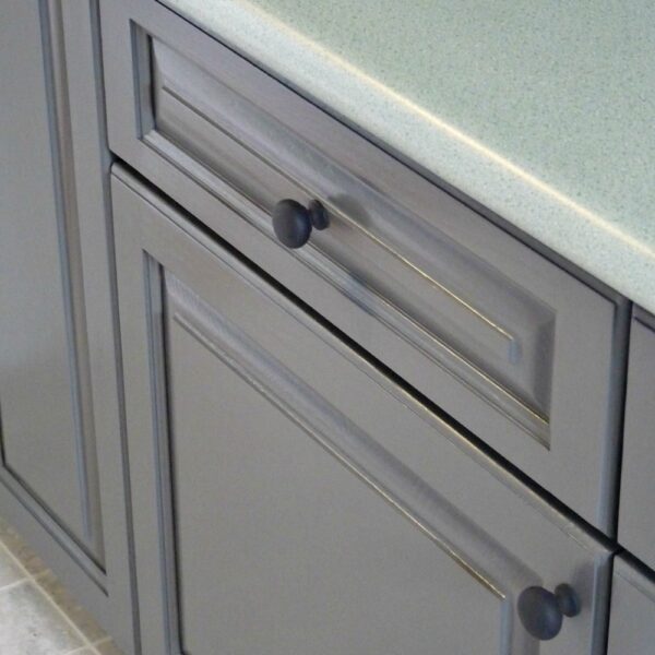 RUST-OLEUM TRANSFORMATIONS REFINISHED CABINETS