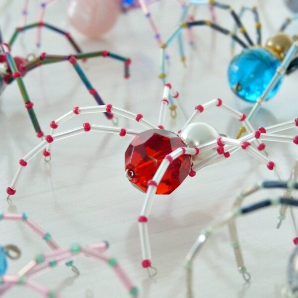DIY CHRISTMAS SPIDER ORNAMENT TUTORIAL