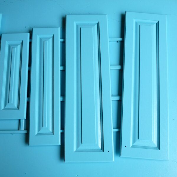 HOW TO PAINT KITCHEN CABINETS