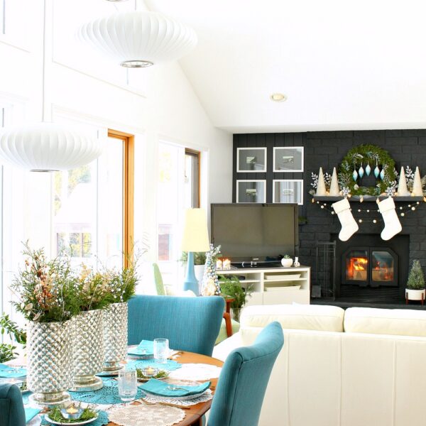 BLUE AND WHITE WINTRY HOLIDAY DECORATING