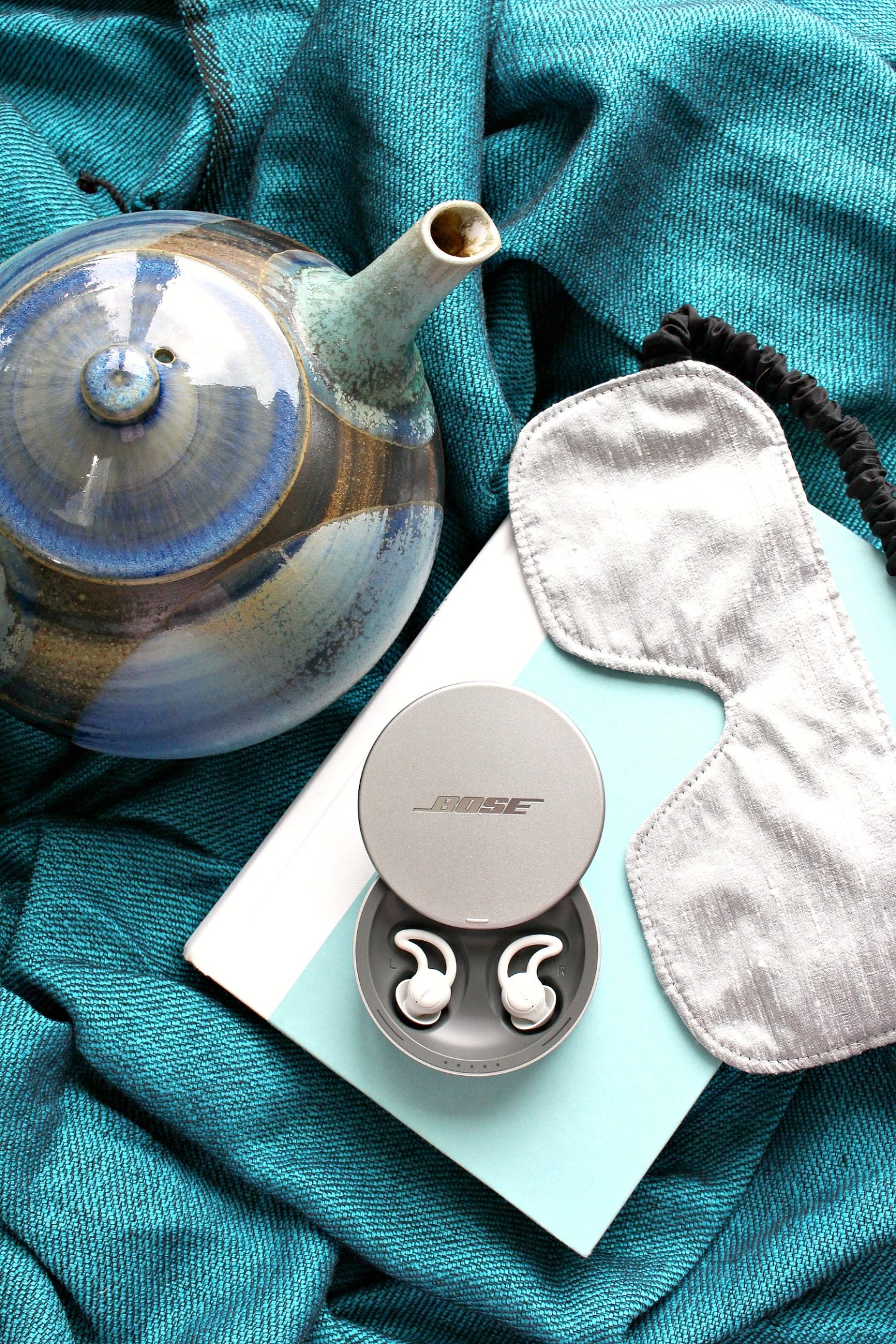 Learn How to Sew an Easy DIY Sleep Mask with Silk Fabric That's Gentle on Skin #sewing #sleepmask #sleep