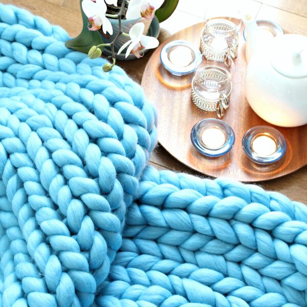 EASY ARM KNIT BLANKET TUTORIAL