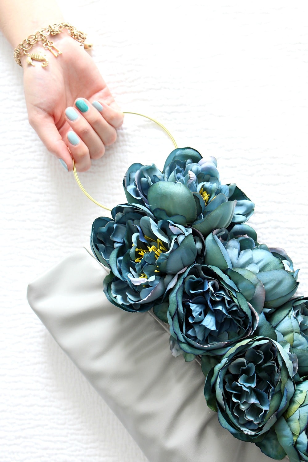 FAUX FLOWER PURSE