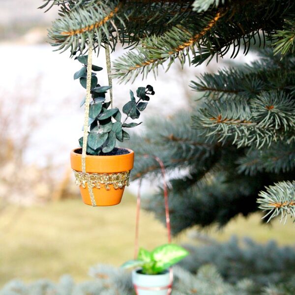 DIY MINI POTTED PLANT ORNAMENT