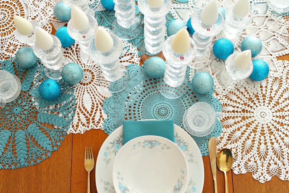 DYED DOILY HOLIDAY TABLE RUNNER