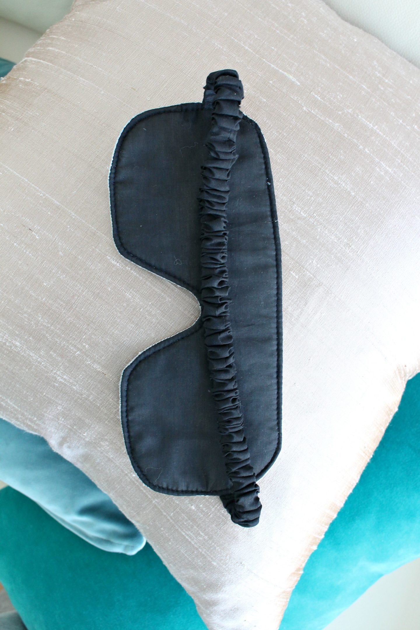 Learn How to Sew an Easy DIY Sleep Mask with Silk Fabric That's Gentle on Skin #sewing #sleepmask #sleep
